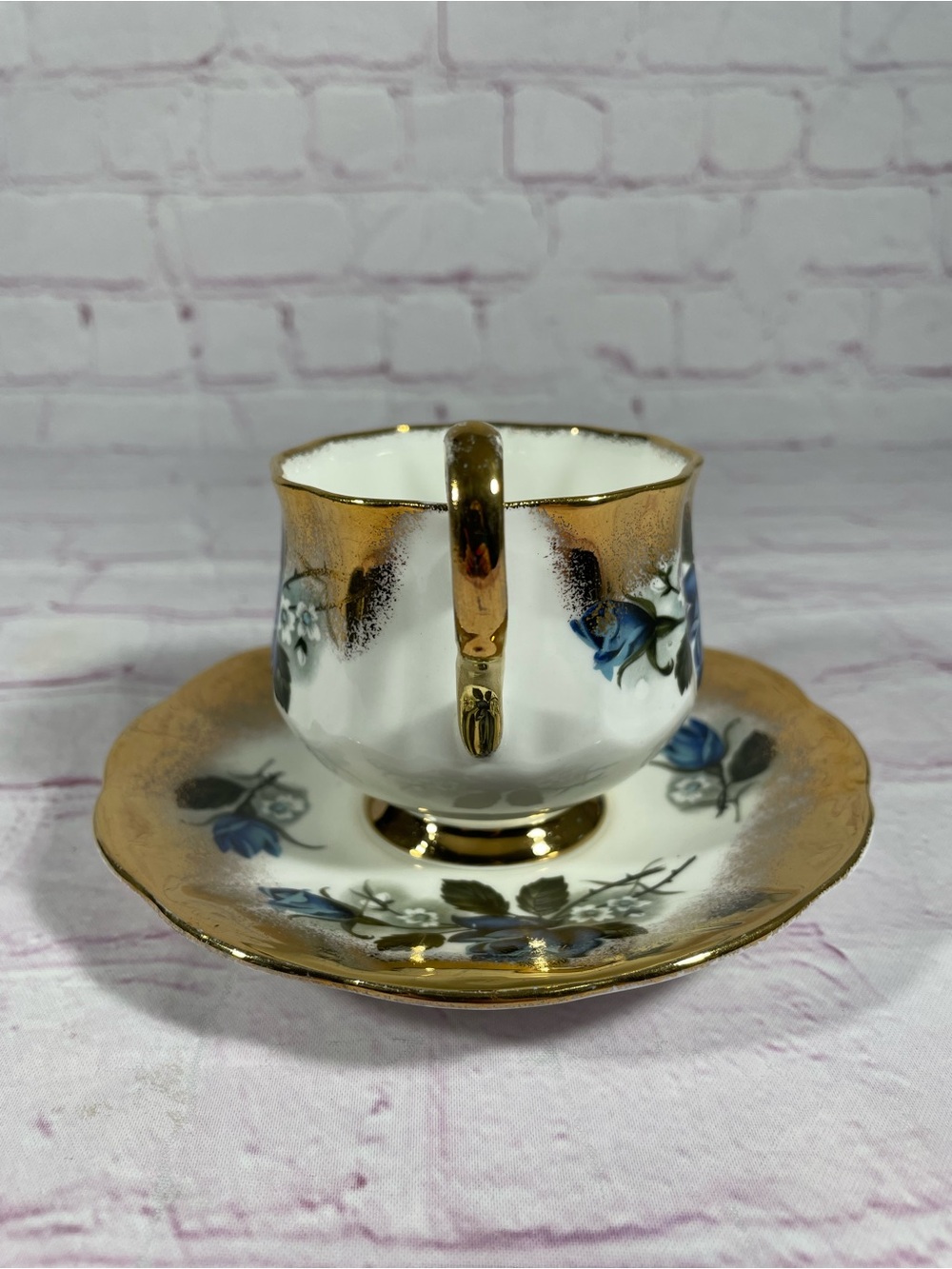 Vintage Taylor & Kent Elizabethan Blue Floral Gold Gilt Teacup and Saucer Set - Picture 4 of 10